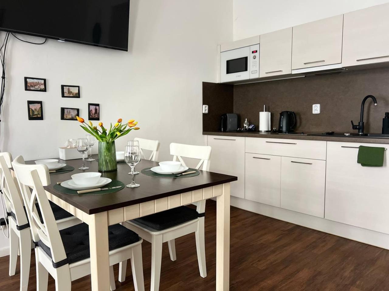 Lovely Havanska - With Free Parking Appartement *